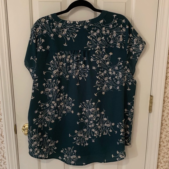 Women’s Dress Blouse - Picture 3 of 3